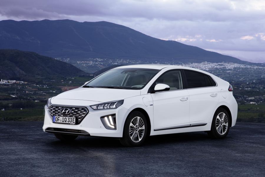  Hyundai IONIQ plug-in (AE) 2019 года  (WW) (фото 1 из 45)